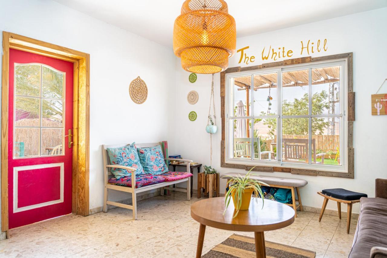 The White Hill Guesthouse Yeroham Eksteriør bilde